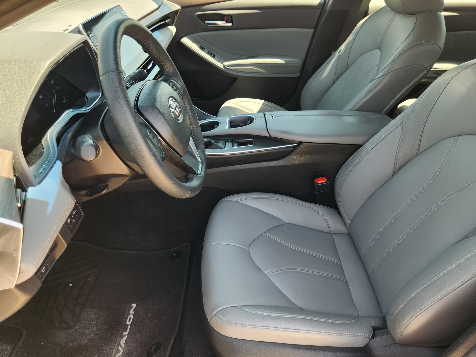 Used 2022 Toyota Avalon XLE FWD image 13