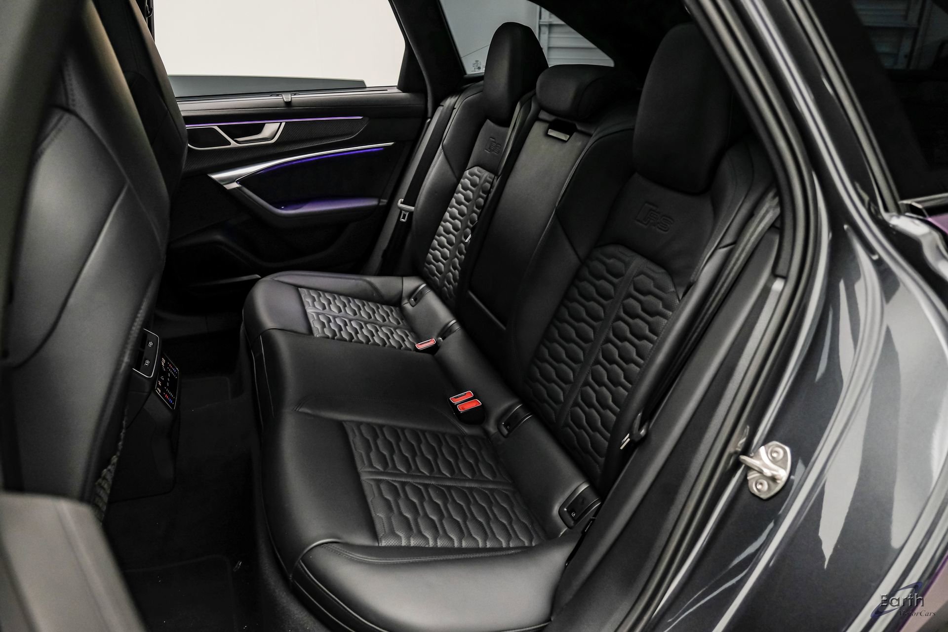 Used 2023 Audi RS 6 w/ Black Optic Package image 90