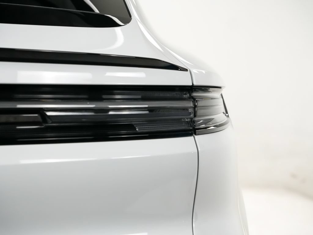 New 2026 Porsche Cayenne Coupe AWD/4WD image 12