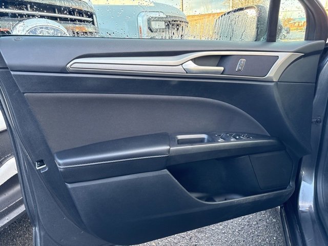 Used 2019 Ford Fusion SE image 8