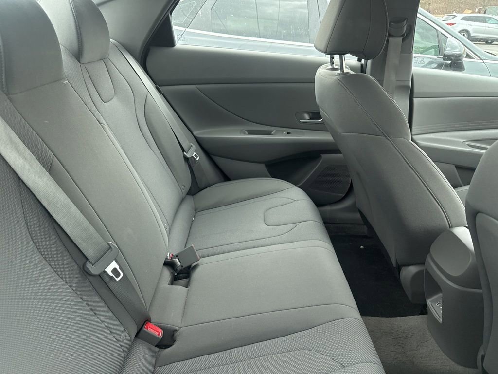 Used 2024 Hyundai Elantra SE image 8