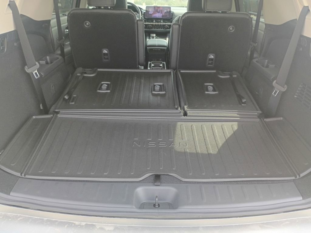 New 2026 Nissan Pathfinder Platinum image 8