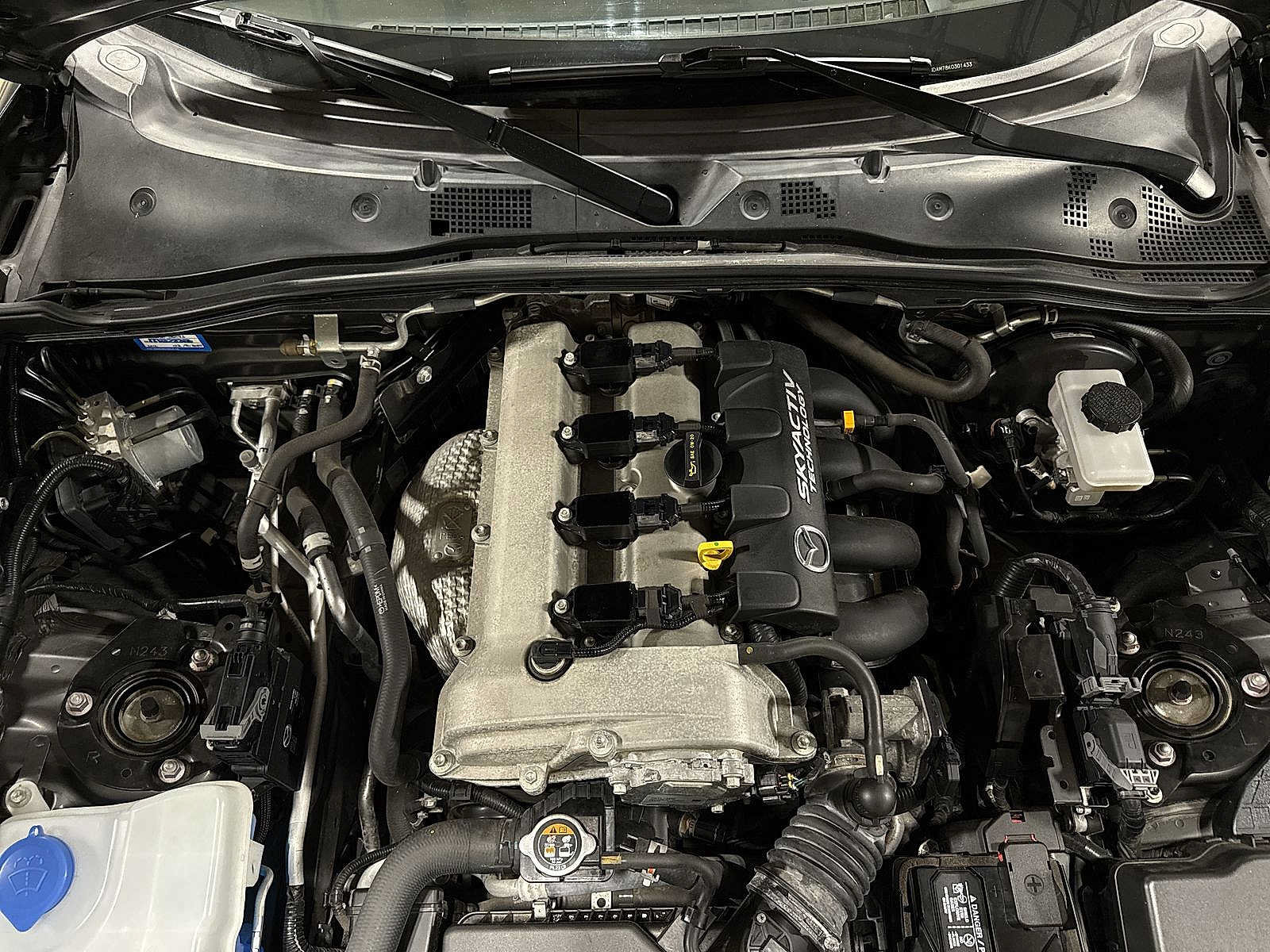 Used 2019 MAZDA MX-5 Miata RF Grand Touring RWD image 12
