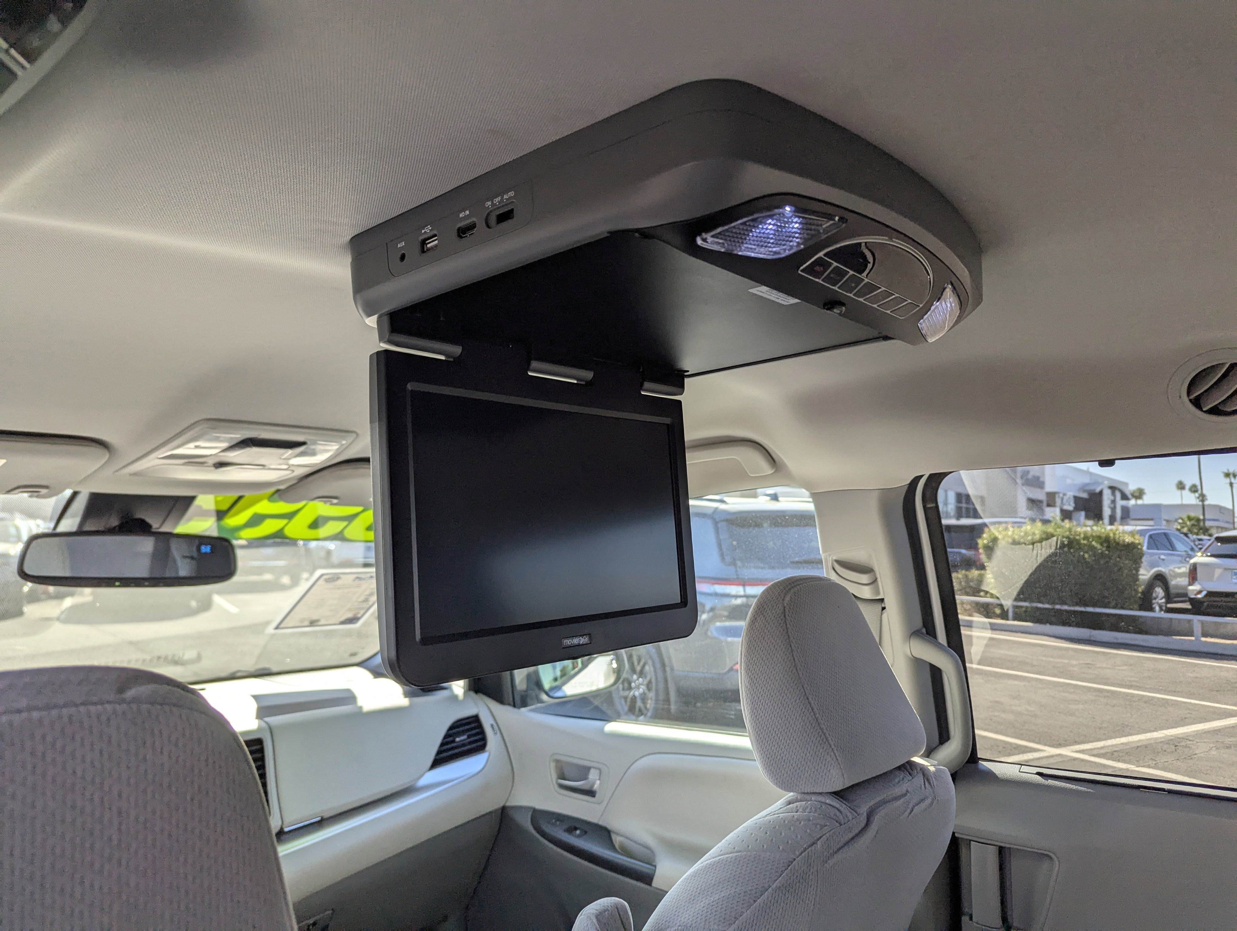 Used 2020 Toyota Sienna LE image 9