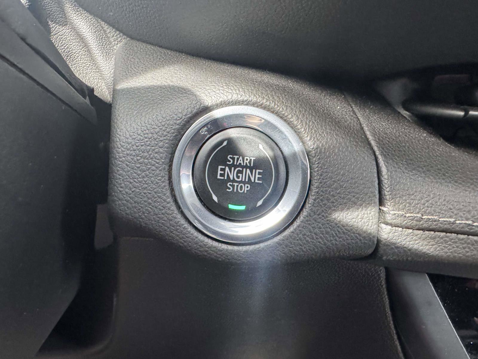 Used 2023 Buick Envision Essence image 36