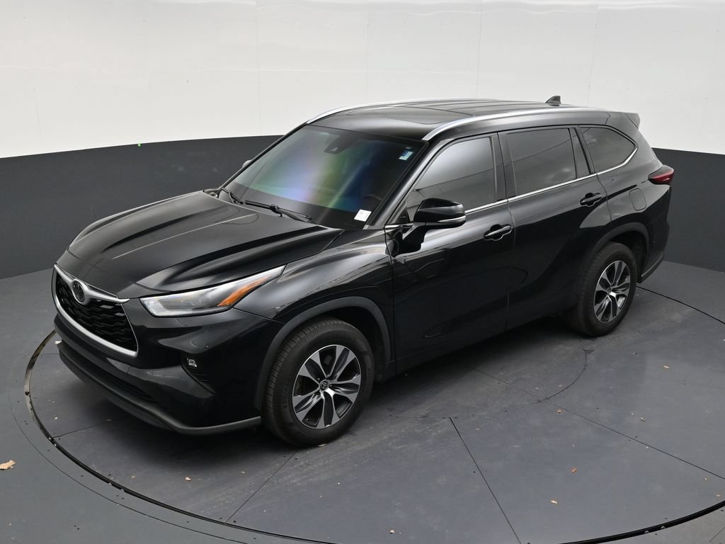 Used 2021 Toyota Highlander XLE FWD image 12