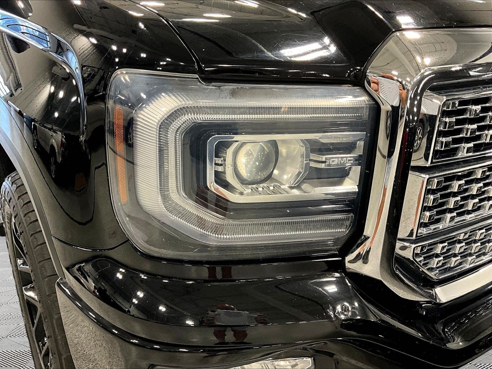 Used 2018 GMC Sierra 1500 Denali AWD/4WD image 33