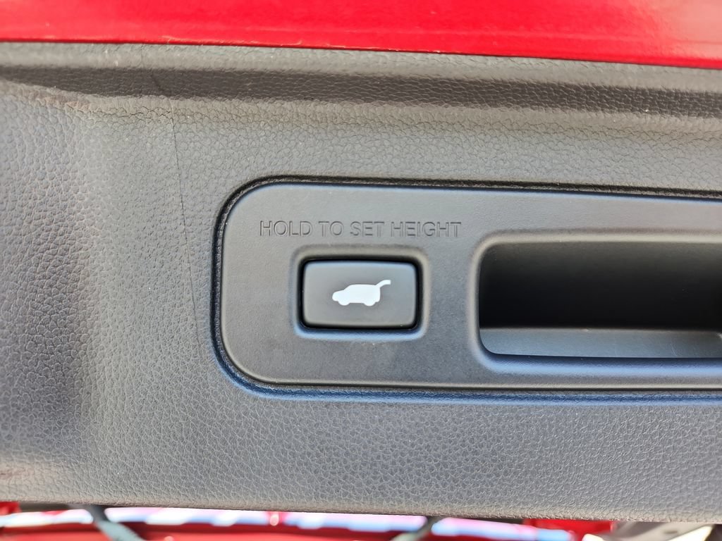 Certified 2025 Honda Pilot Black Edition image 17