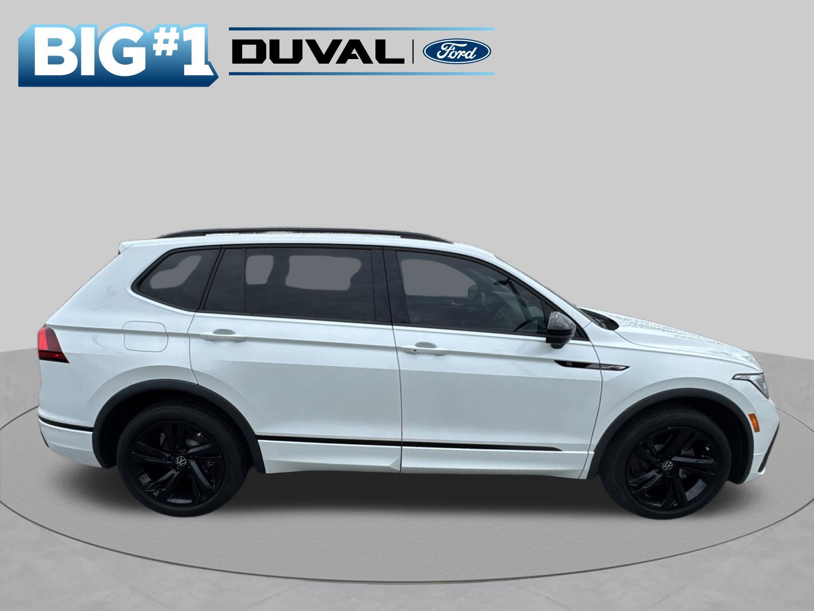 Used 2023 Volkswagen Tiguan SE R-Line FWD image 5