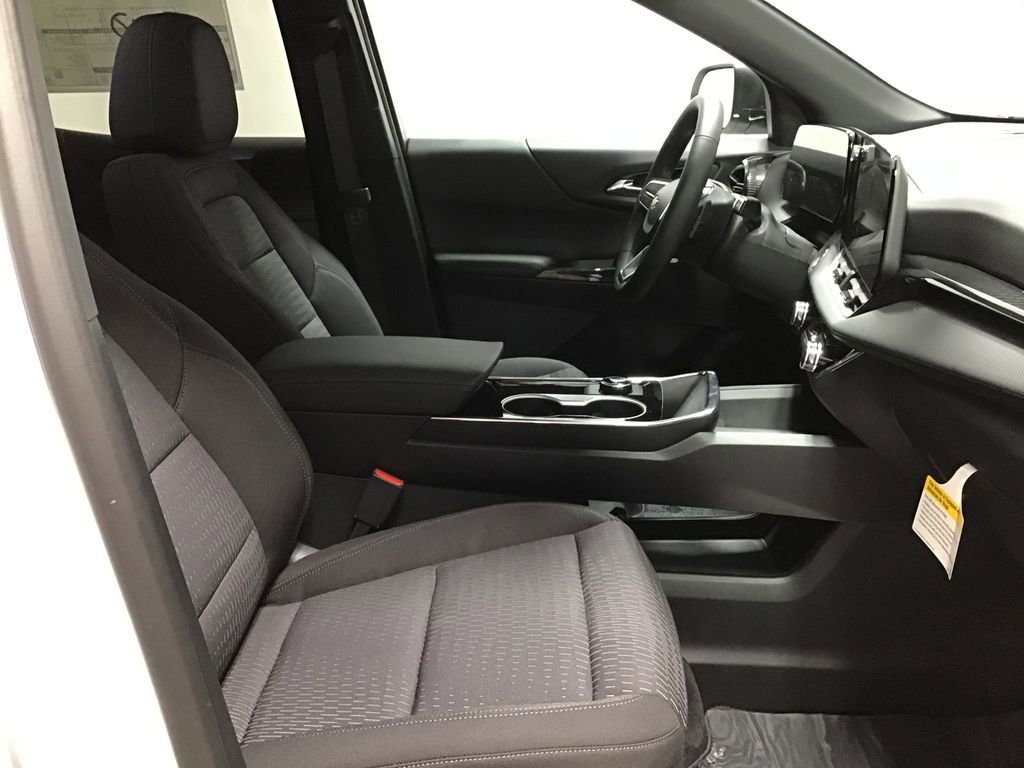 New 2026 Chevrolet Equinox LT image 8