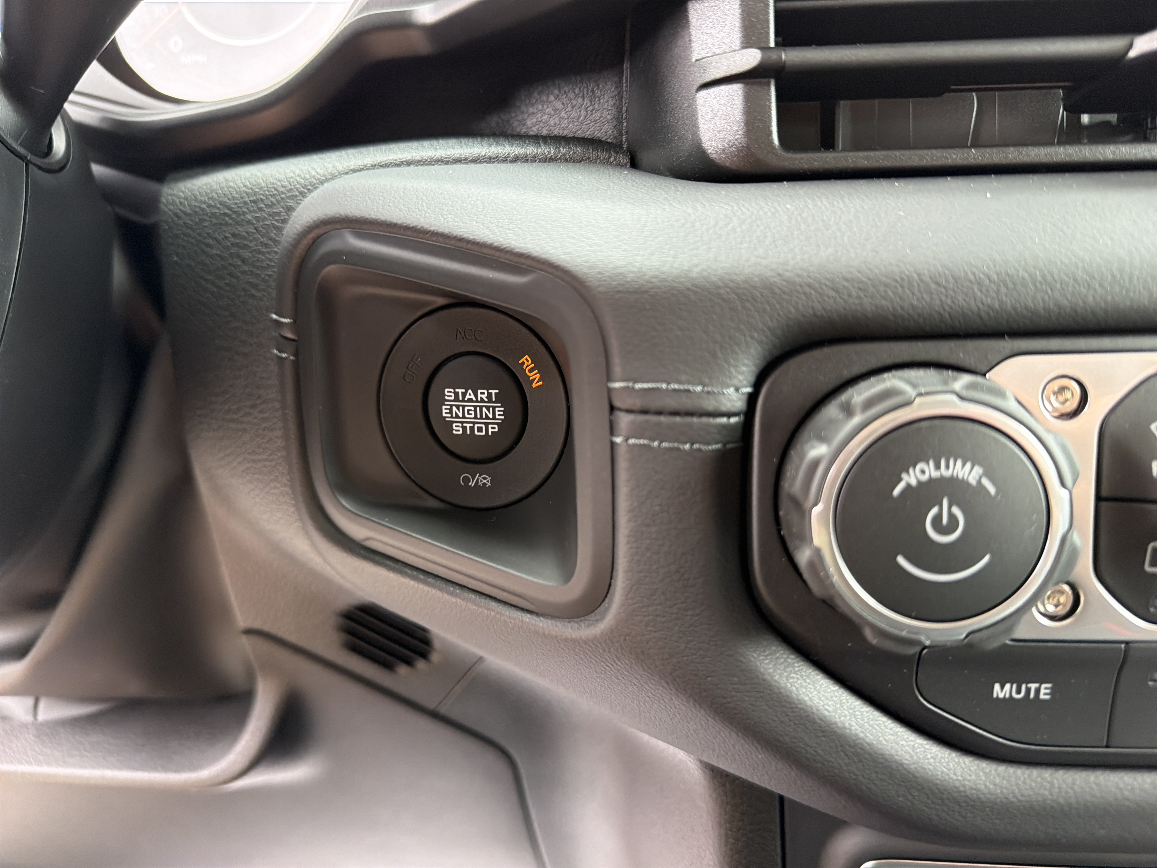 New 2027 Jeep Wrangler Unlimited Rubicon AWD/4WD image 23