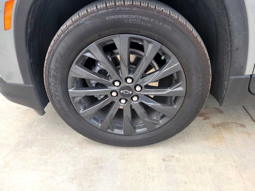Used 2023 Chevrolet Traverse RS FWD image 8