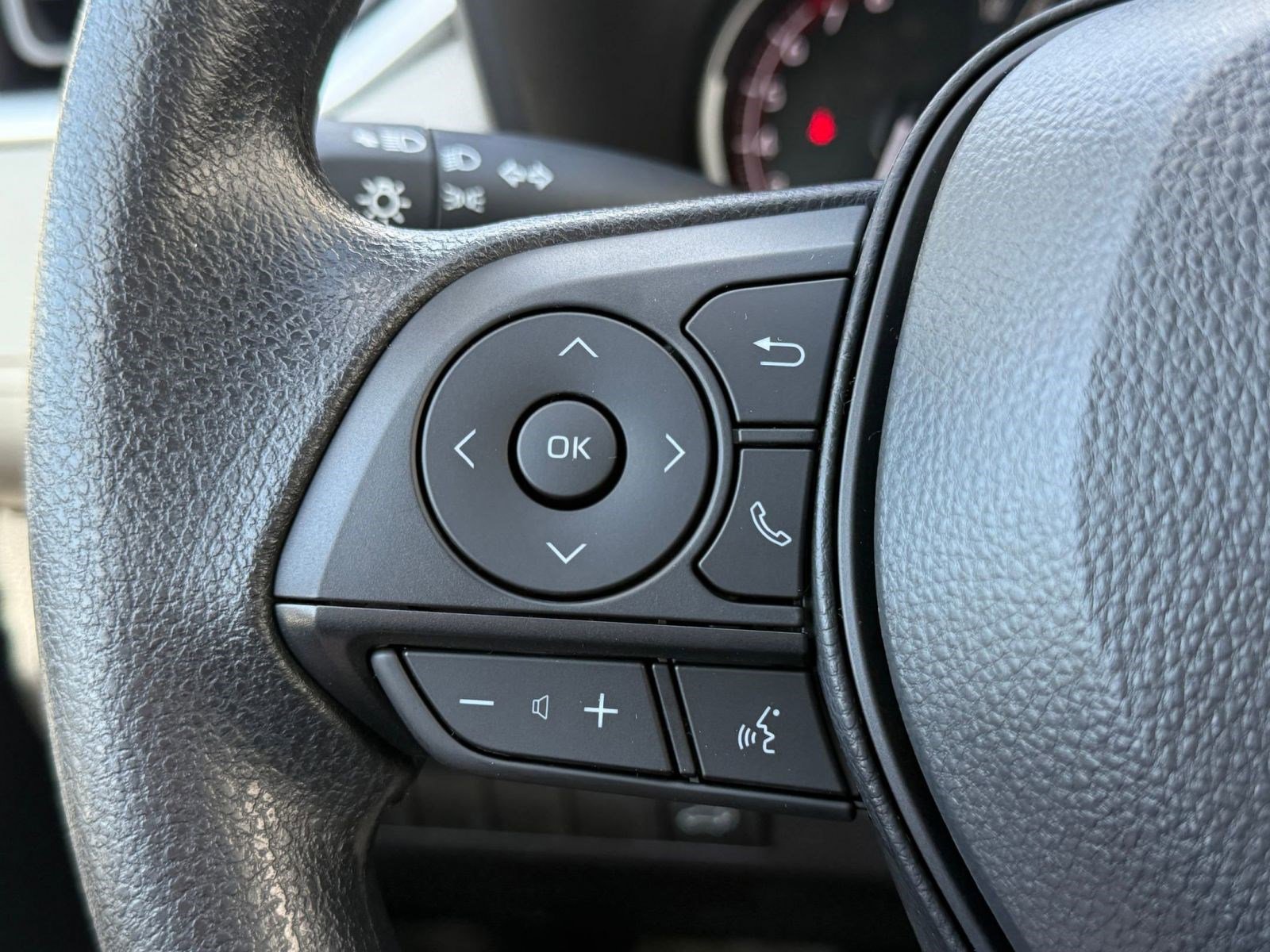 Certified 2025 Toyota RAV4 XLE w/ Convenience Package image 17