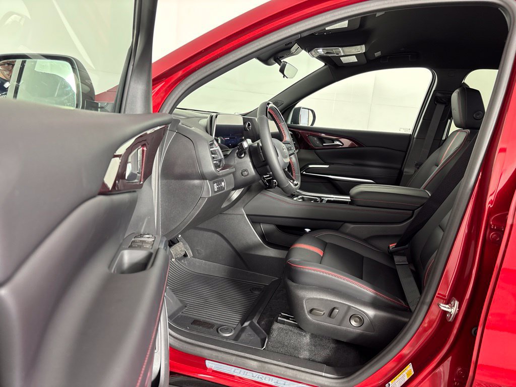 New 2027 Chevrolet Traverse RS w/ LPO, Floor Liner Package AWD/4WD image 29