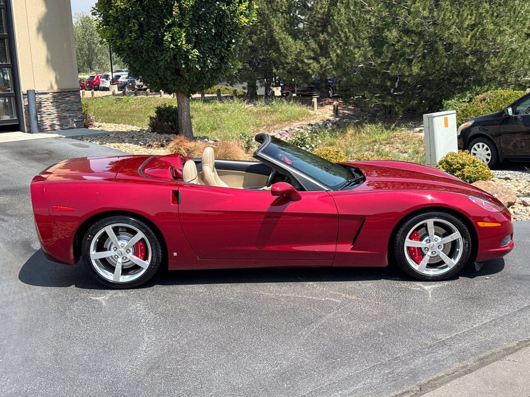 Used 2008 Chevrolet Corvette Convertible w/ Preferred Equipment Group RWD image 89