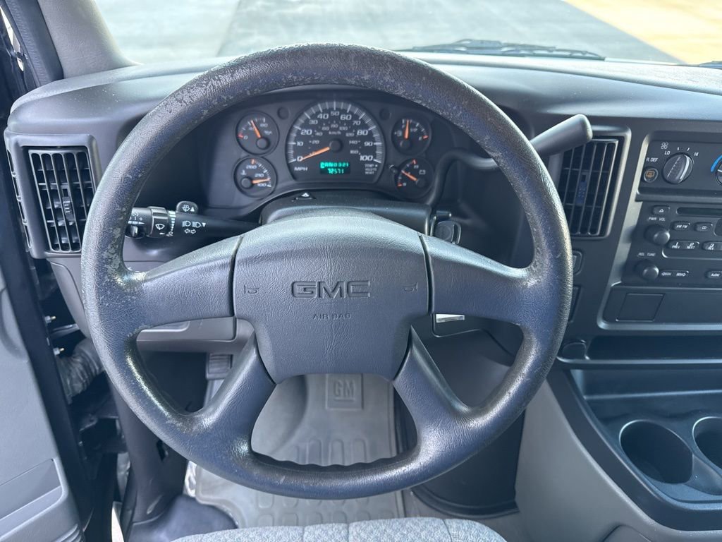 Used 2003 GMC Savana 1500 Passenger w/ Sle Preferred Equipment Group RWD image 16