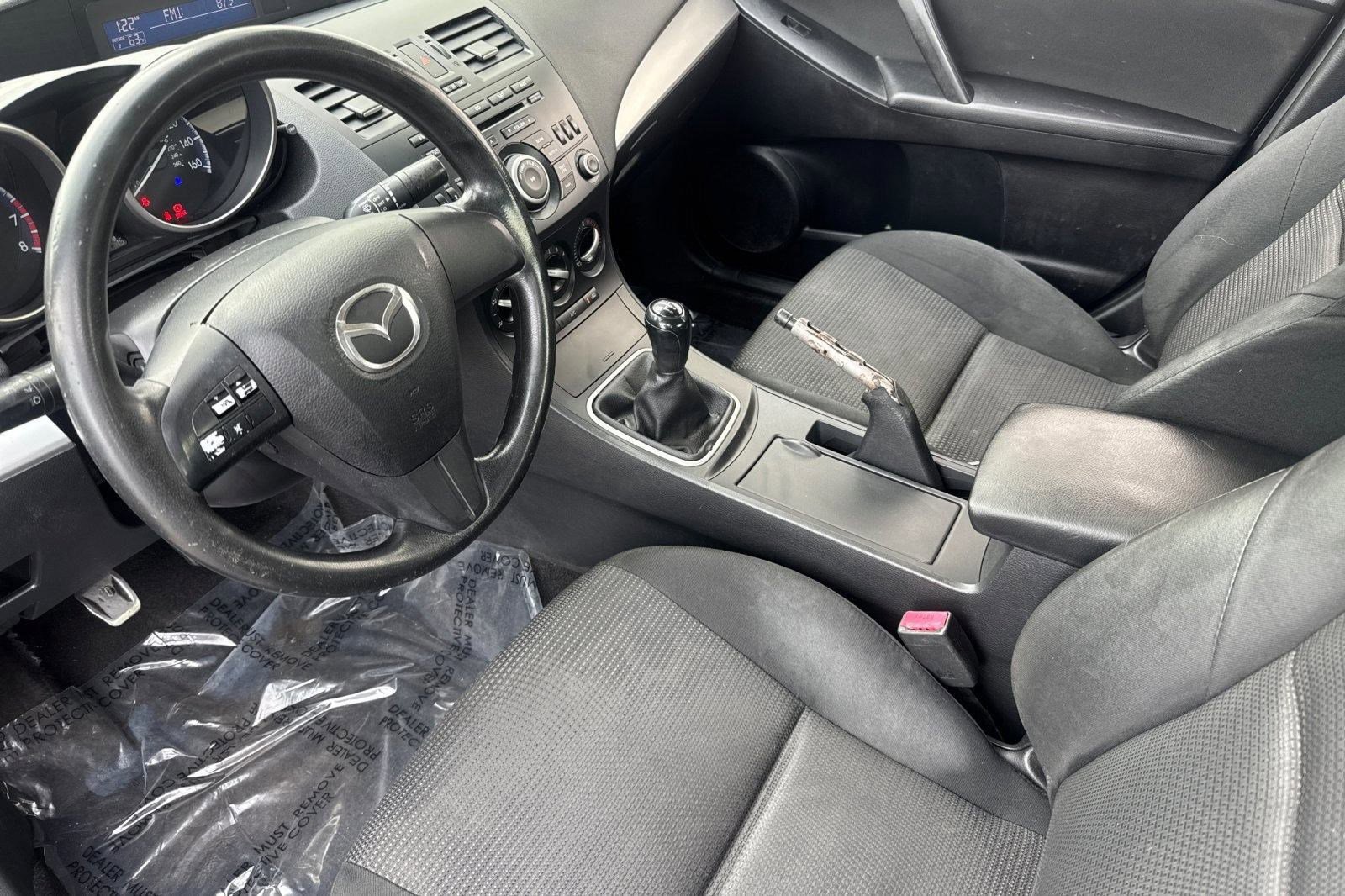 Used 2013 MAZDA MAZDA3 i SV image 4