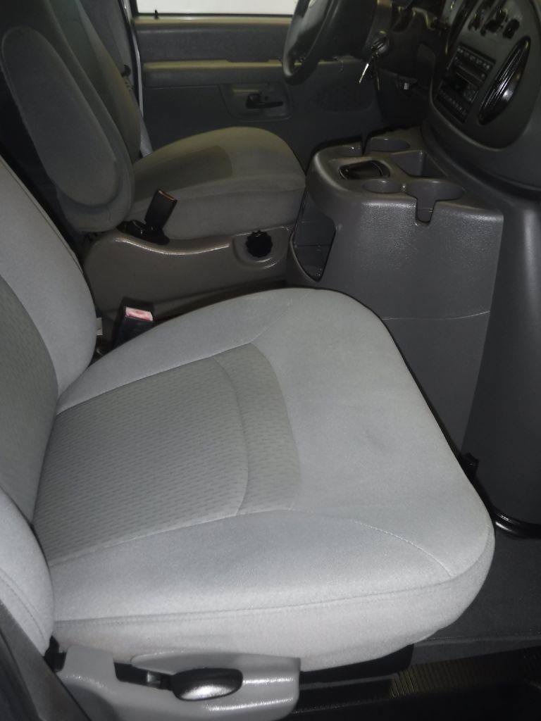 Used 2008 Ford E-350 and Econoline 350 XLT RWD image 27