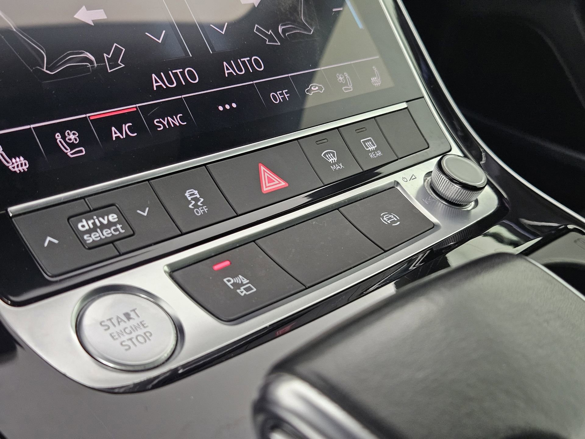 Used 2020 Audi Q8 Premium Plus w/ Premium Plus Package AWD/4WD image 31