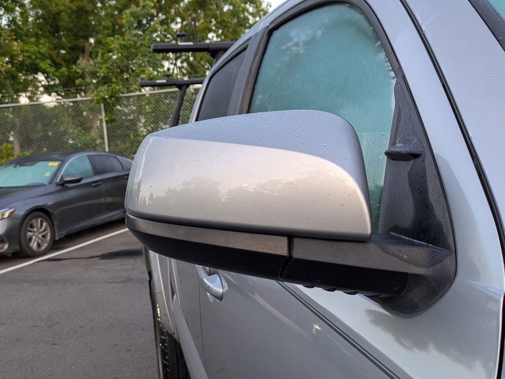 Used 2019 Toyota Tacoma SR5 RWD image 12