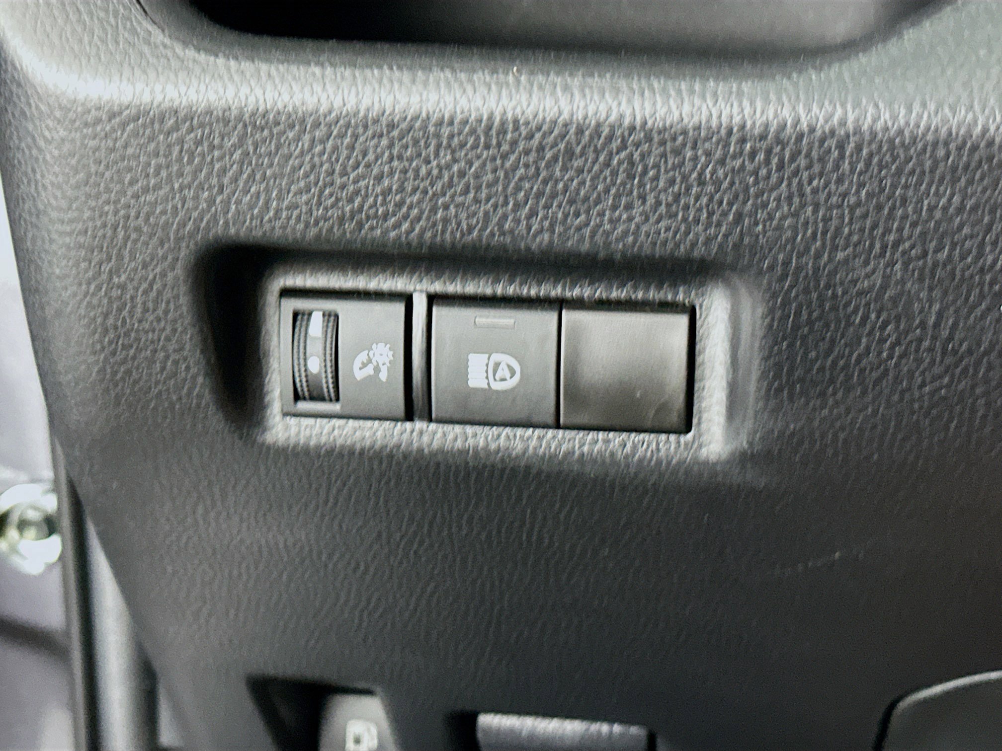Used 2023 Toyota RAV4 SE AWD/4WD image 17