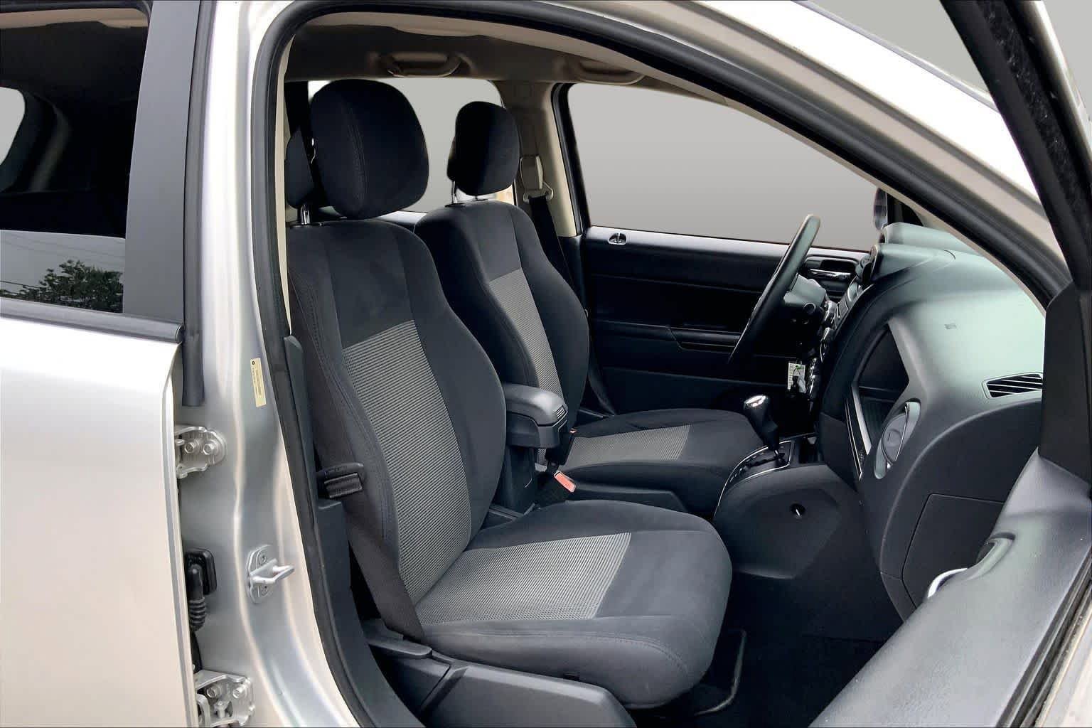Used 2012 Jeep Compass Sport FWD image 8