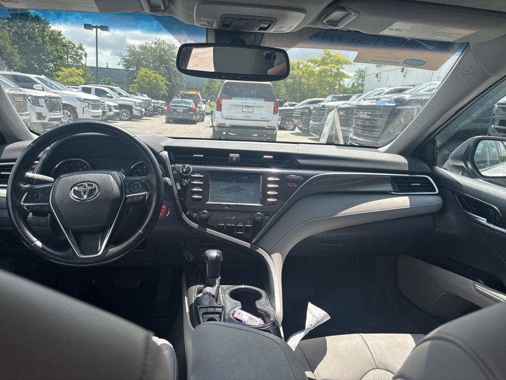 Used 2018 Toyota Camry XSE image 32
