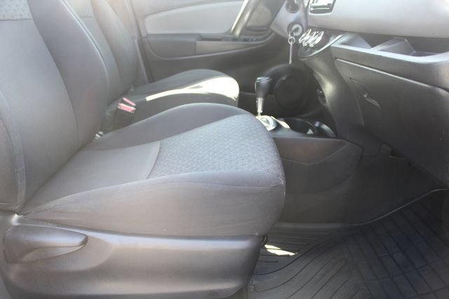 Used 2016 Toyota Yaris L FWD image 36