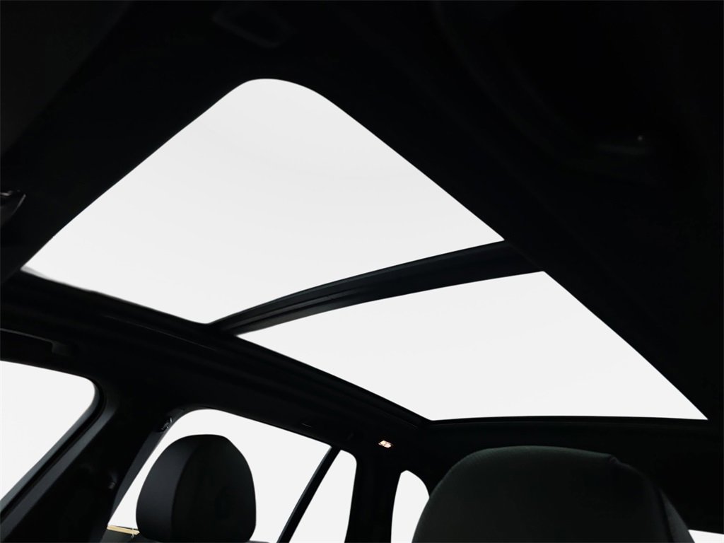 Used 2024 BMW X5 xDrive50e w/ Parking Assistance Package image 32