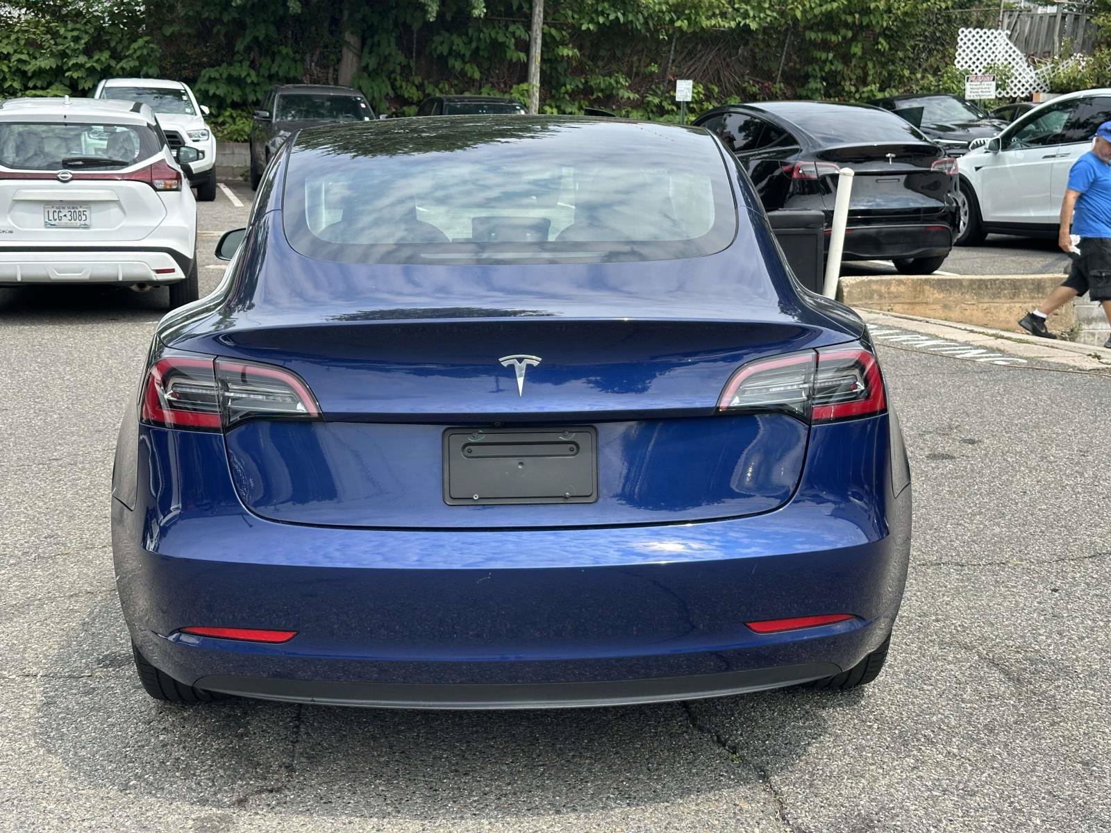 Used 2023 Tesla Model 3 Standard Range RWD image 4