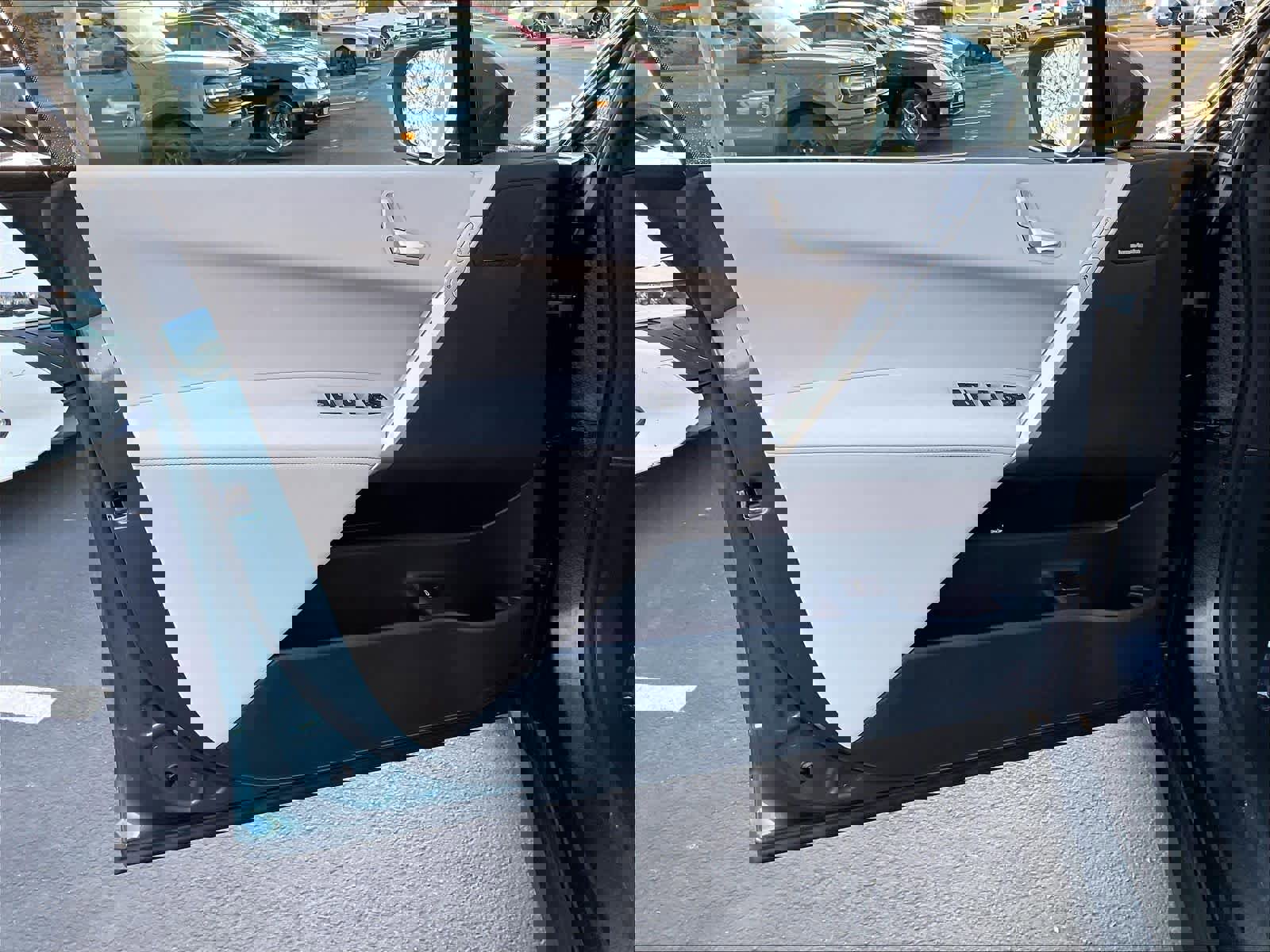 Used 2025 BMW iX xDrive50 w/ Convenience Package image 24