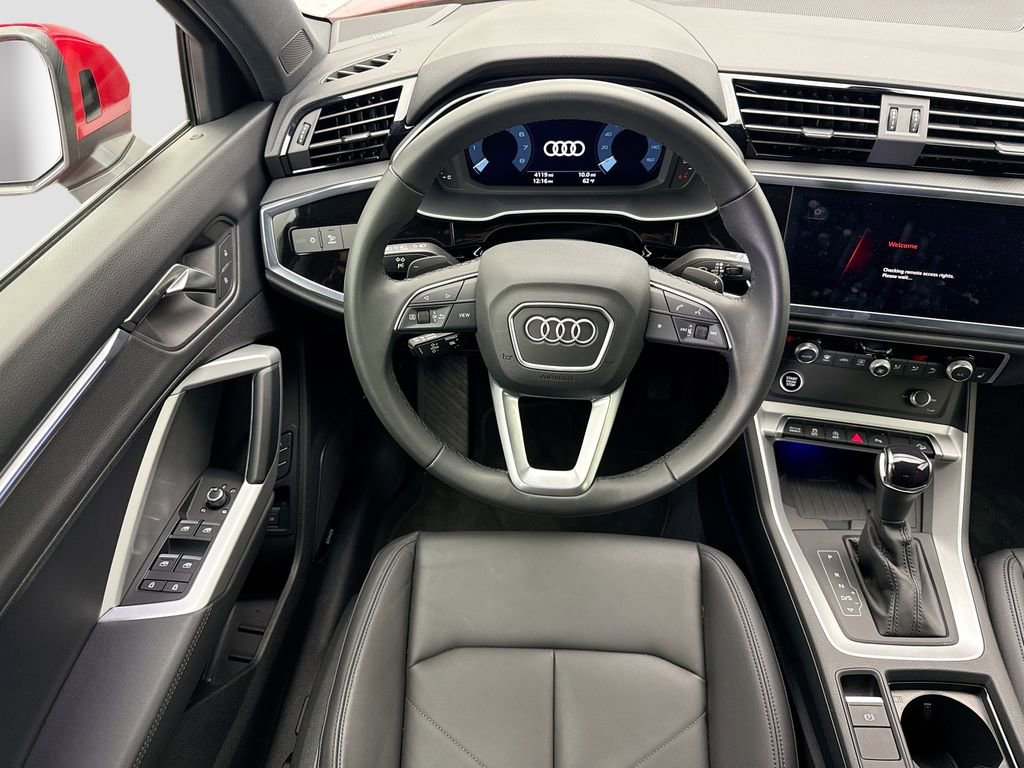 Certified 2025 Audi Q3 2.0T Premium Plus w/ Premium Plus Package image 10