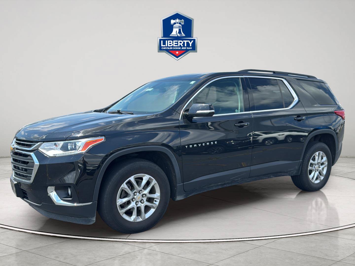 Used 2020 Chevrolet Traverse LT FWD image 3
