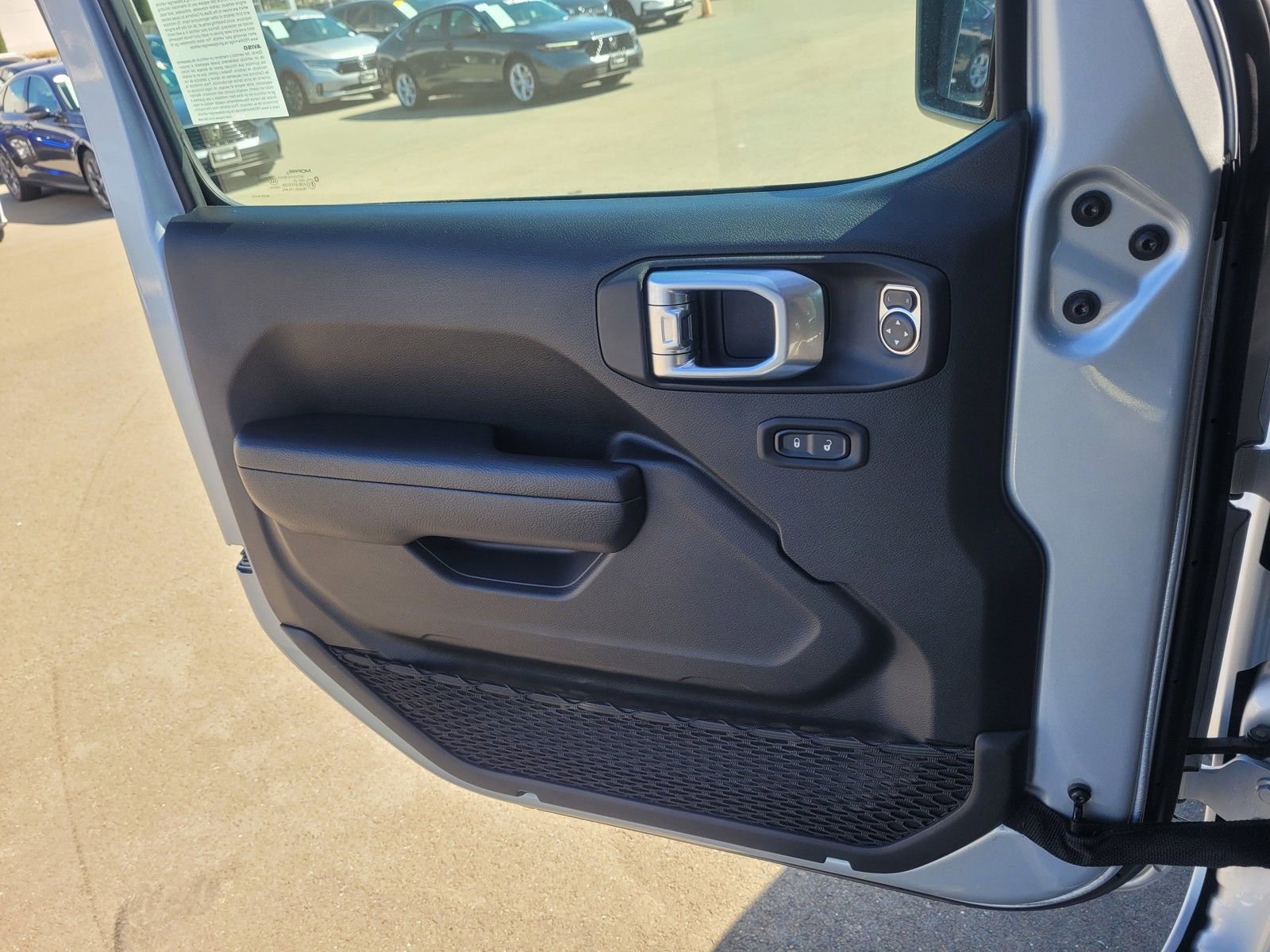 Used 2024 Jeep Wrangler Unlimited w/ Convenience Group image 16