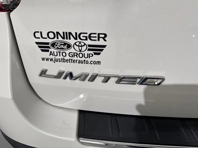 Used 2022 Ford Explorer Limited w/ Equipment Group 301A RWD image 9