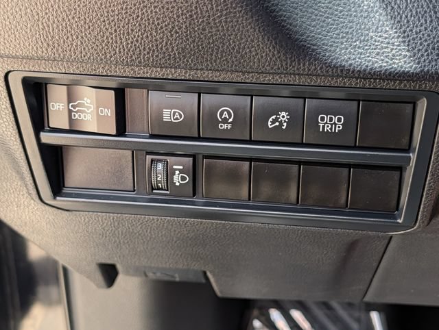 Used 2025 Toyota Tundra SR AWD/4WD image 23