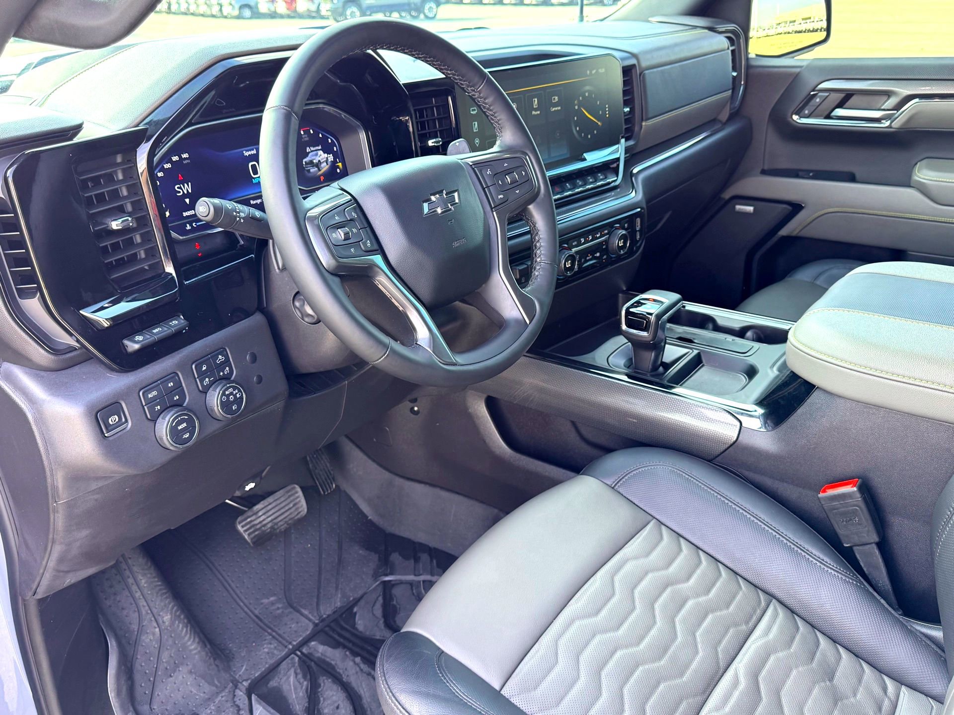 Used 2024 Chevrolet Silverado 1500 ZR2 w/ Technology Package image 10