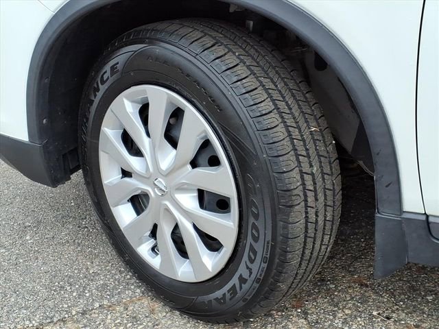 Used 2019 Nissan Rogue S image 4