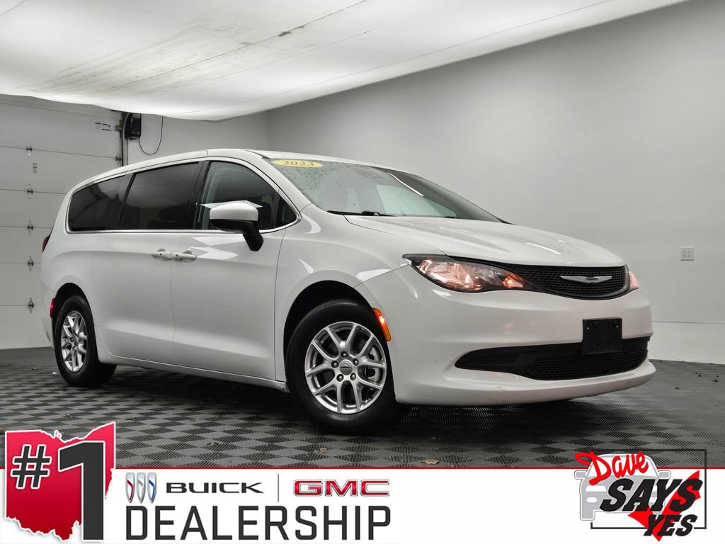 Used 2023 Chrysler Voyager LX image 1