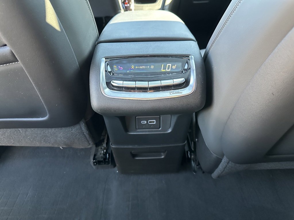 Used 2024 Cadillac XT6 Premium Luxury image 24