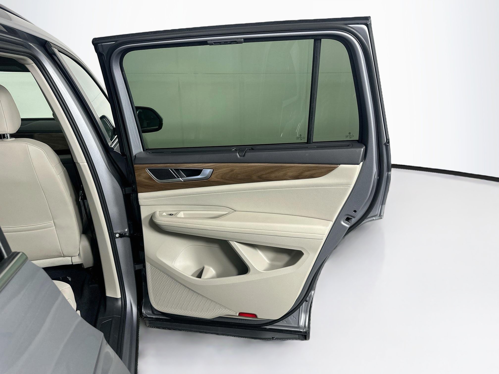 Used 2026 Volkswagen Atlas SE FWD image 31