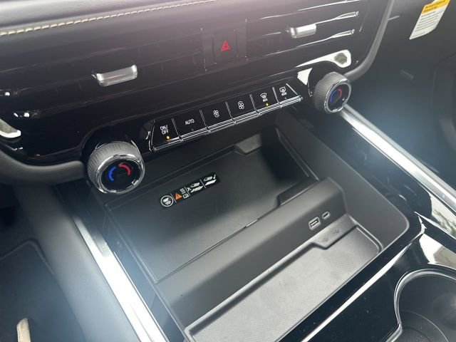 New 2025 Chevrolet Suburban Premier w/ Sun And Tow Package image 26