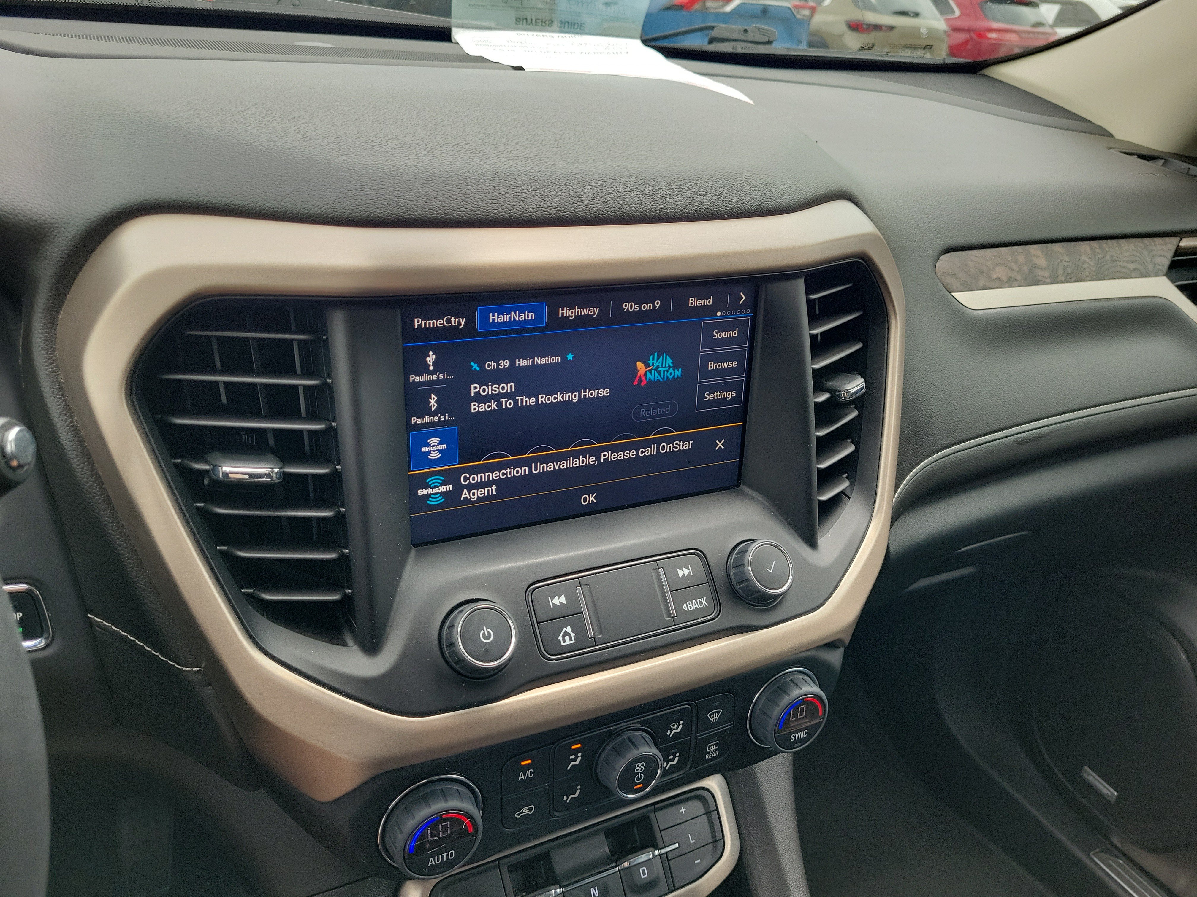 Used 2022 GMC Acadia Denali w/ Denali Ultimate Package AWD/4WD image 28