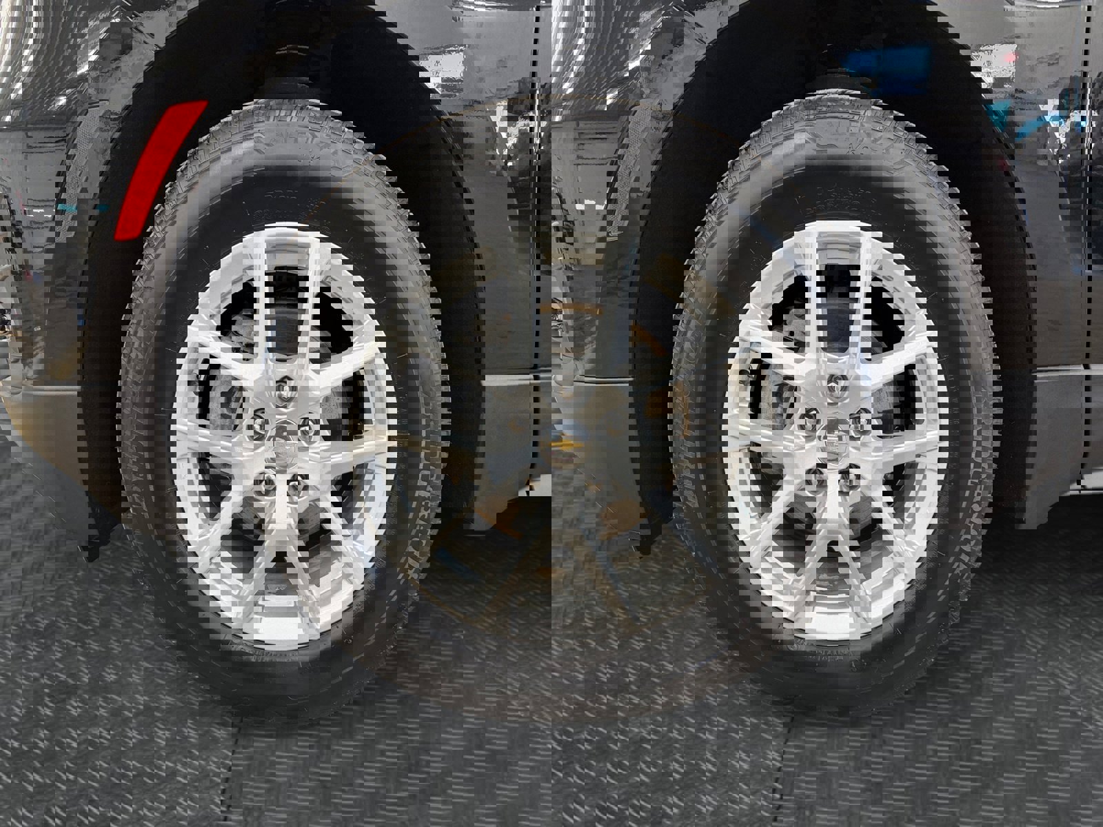 Used 2024 Chevrolet Equinox LS image 28