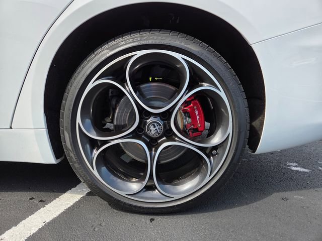 Used 2024 Alfa Romeo Giulia Ti AWD/4WD image 24