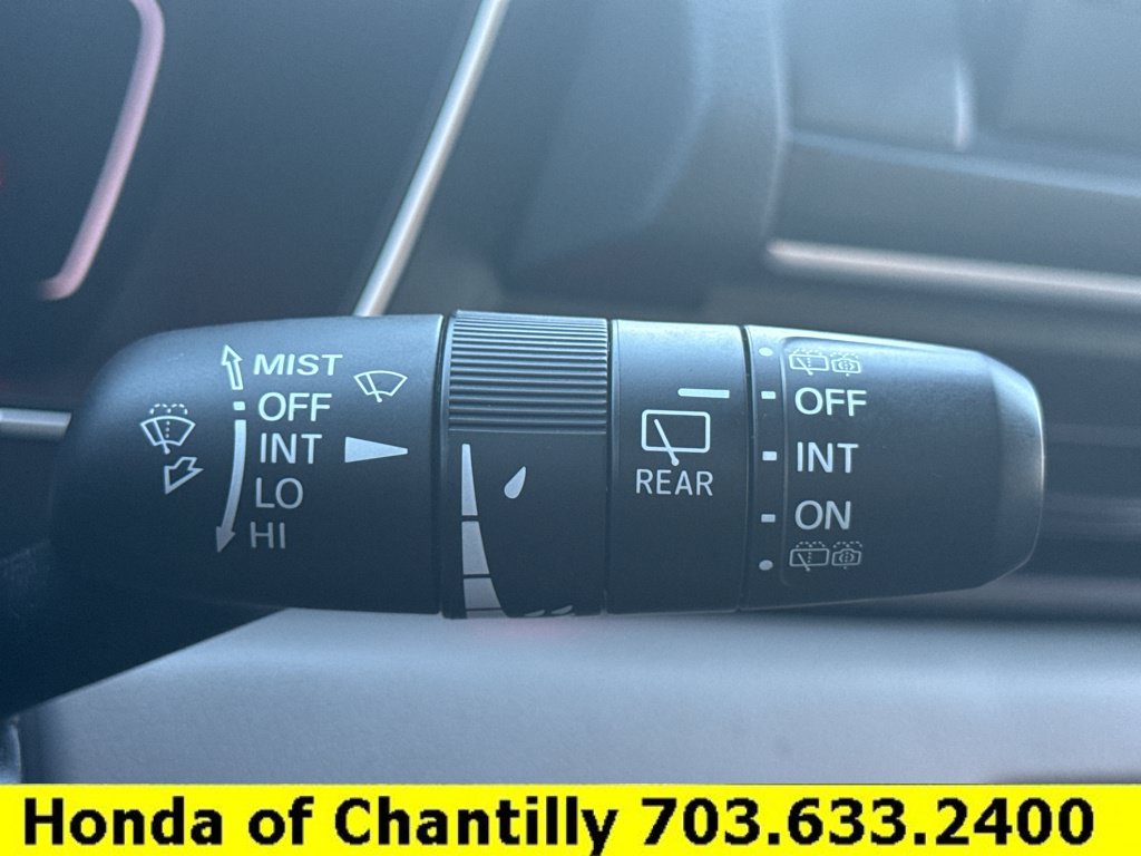 Certified 2025 Honda Pilot Touring image 10