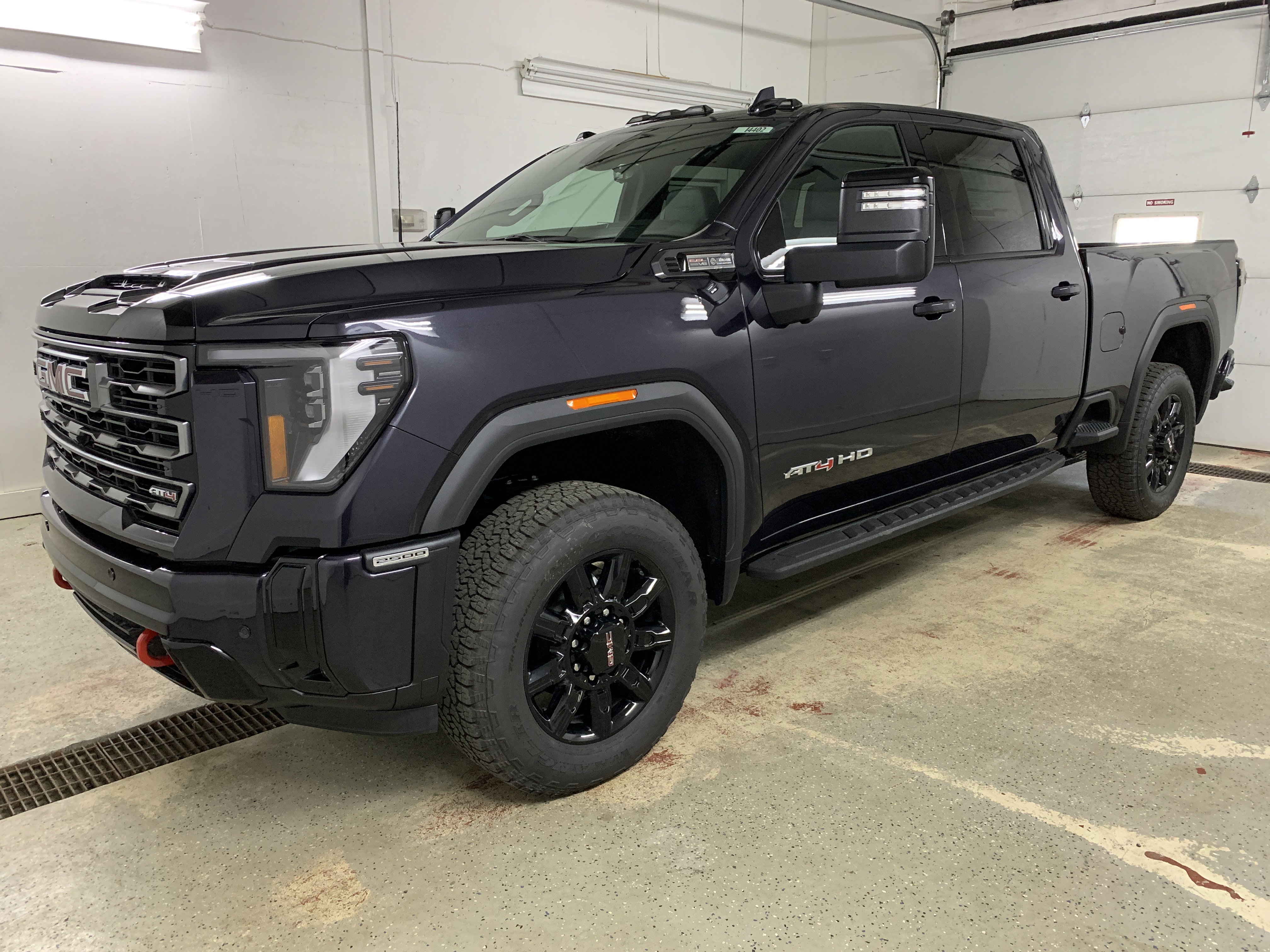 New 2025 GMC Sierra 2500 AT4 w/ AT4 Premium Plus Package image 3