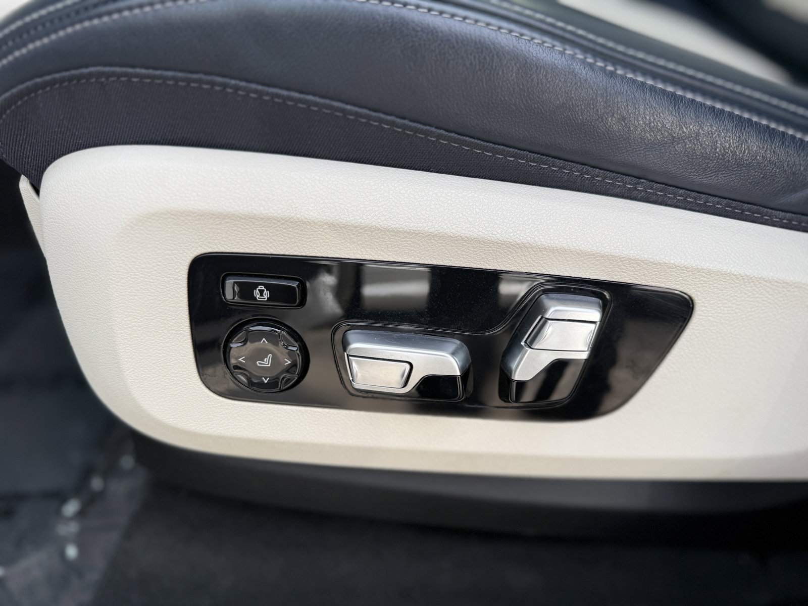 Used 2019 BMW X7 xDrive50i image 31