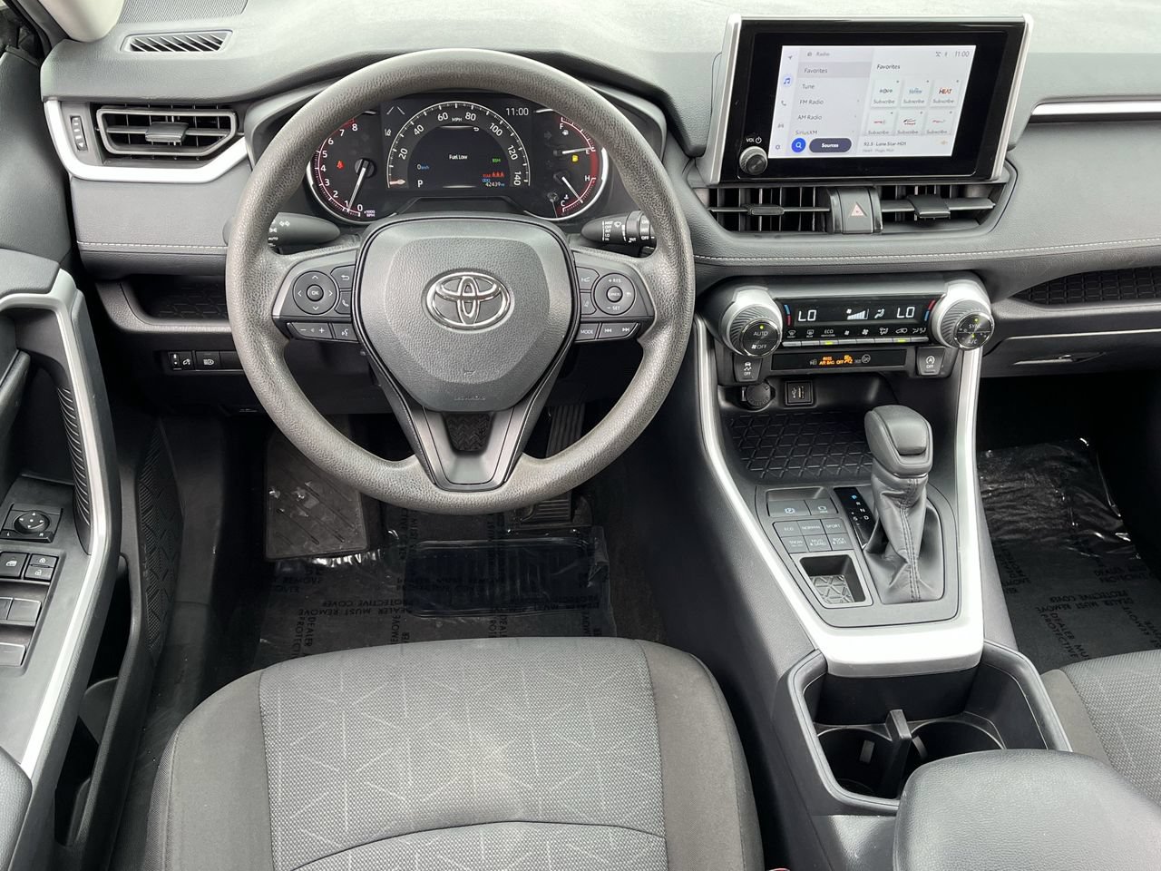 Used 2025 Toyota RAV4 XLE AWD/4WD image 10