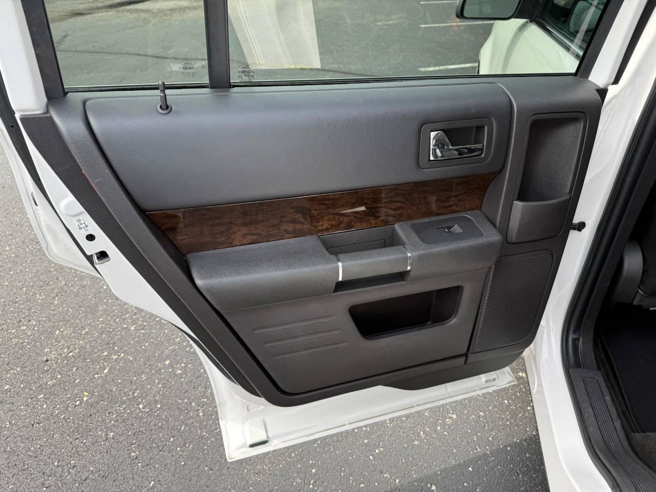 Used 2014 Ford Flex Limited FWD image 12